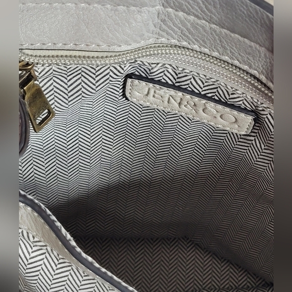 Jen & Co. Bex Gray Distressed Vegan Leather Backpack / Crossbody - Picture 12 of 16